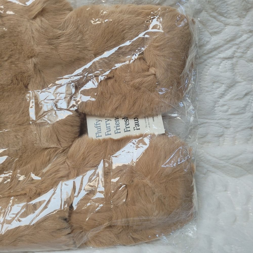 Unhide Tote For Love Not Fur Bag Faux Fur Lil Fluffy Purse Camel Ltd Edition New — image 5 of 5